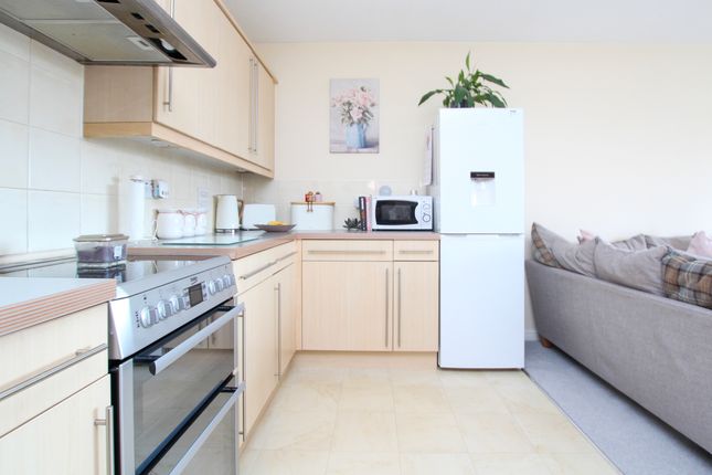 Flat for sale in Miles Close, Pill, Bristol