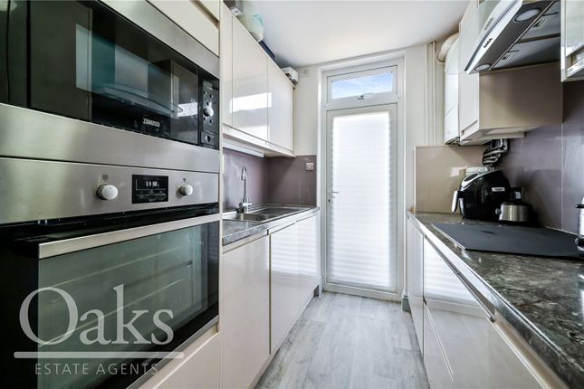 107, Sherwood Avenue, London photo 4