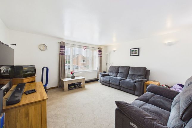 41, Wessington Park, Calne photo 2