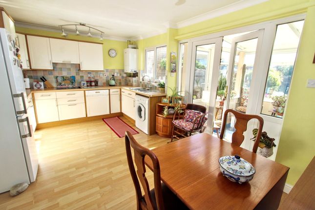 104 Rose Avenue, High Wycombe photo 3