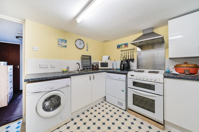 Flat 1 Sherwood, Uplyme Road, Lyme Regis photo 2