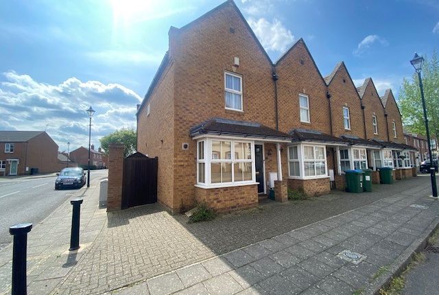 Thumbnail End terrace house to rent in Kingsgate, Aylesbury