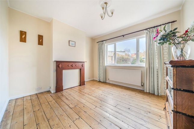 64, Domonic Drive, London photo 3