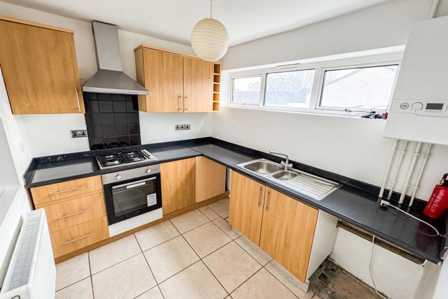 65, Holyrood Walk, Corby photo 2