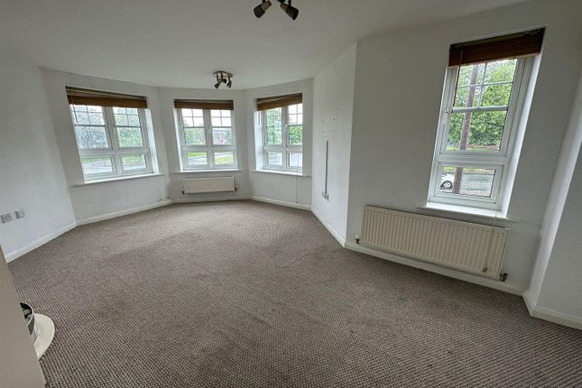 Flat to rent in Magnolia Drive, Walsall