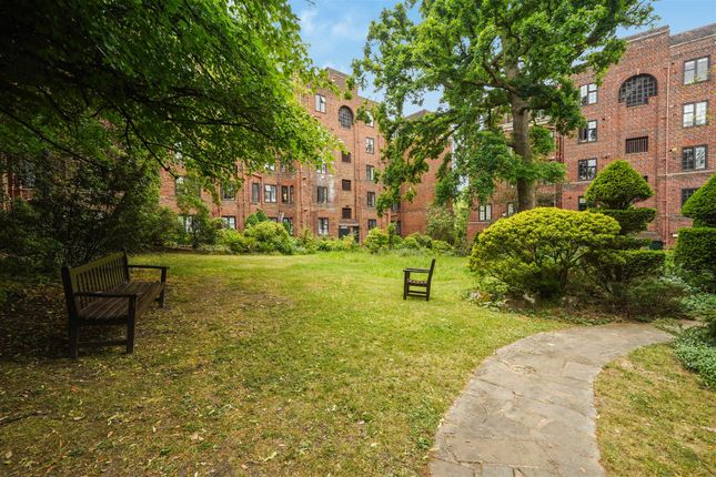 7, Balliol House, Putney photo 4