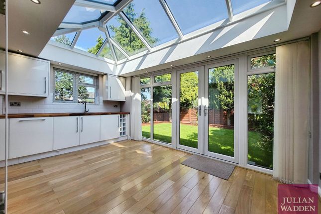 13, Felltop Drive, Stockport photo 3