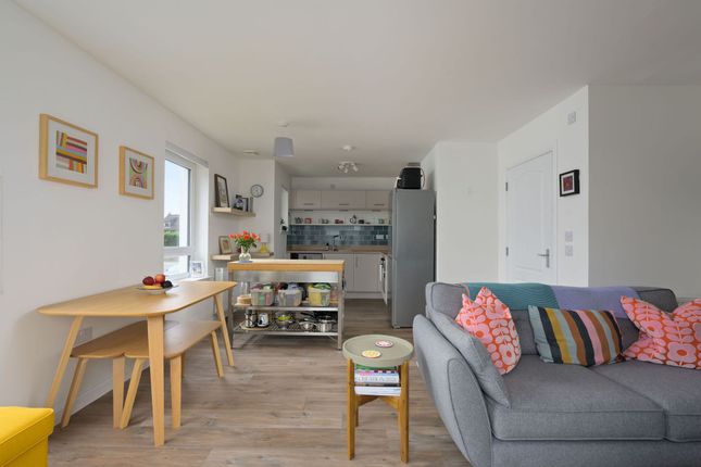1e Kennedy Court, Stirling photo 4