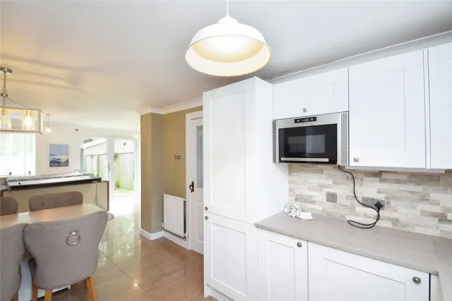 47, Byron Way, Swansea photo 5
