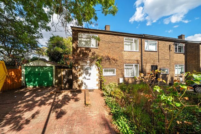 40, Medebourne Close, London photo 2