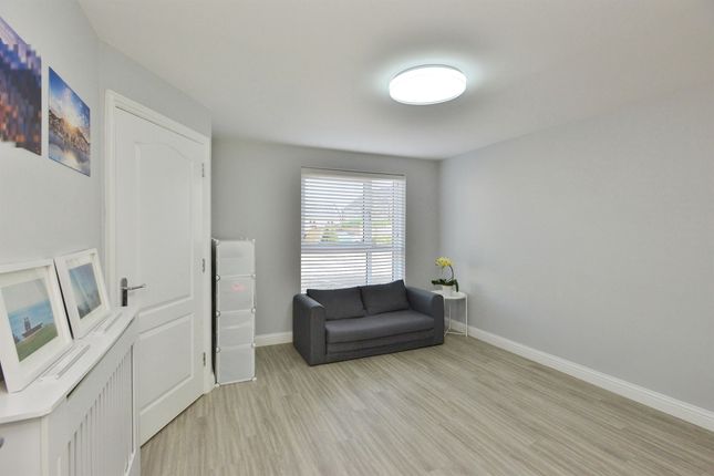 8, Banteng Terrace, Milton Keynes photo 4
