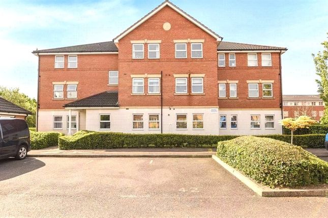 Flat to rent in Bowater Gardens, Sunbury-On-Thames, Middlesex TW16