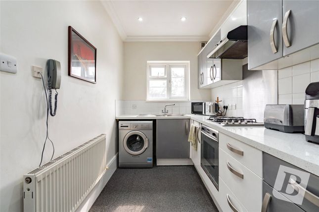 11, Byron Mansions, Upminster photo 4