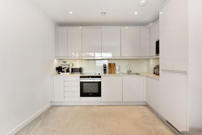 Reverence House, Lismore Boulevard, London photo 2