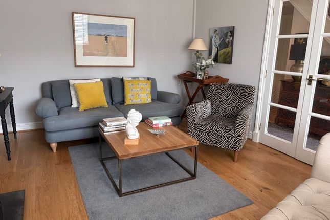 12, Llys Pencrug, Llandeilo photo 5