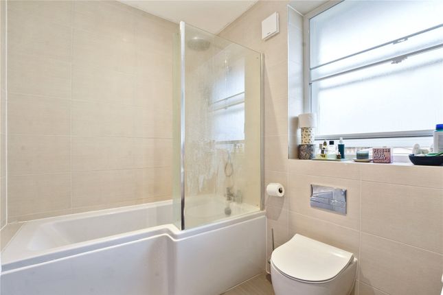 44, Chester Close North, London photo 4