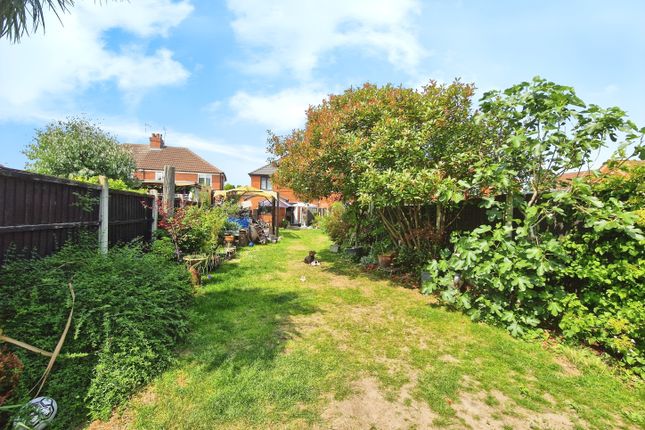 18, Crookesbroom Lane, Hatfield, Doncaster photo 4