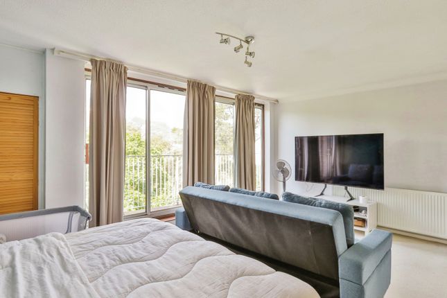 2-bed flat on Flat 53, Linden Hall, 80, Christchurch Road, Dorset, £300,000