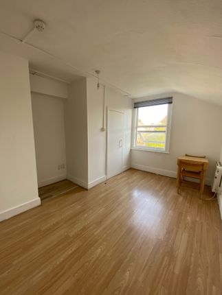 54, Dyne Road, London photo 2