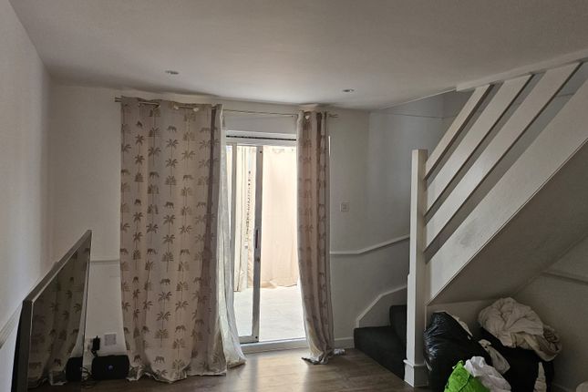 83, Manordene Road, London photo 4