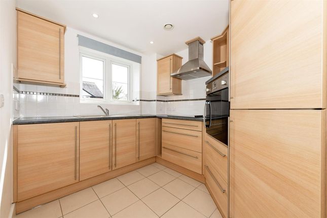 Flat for sale in Old Park Road, Hitchin, Hertfordshire