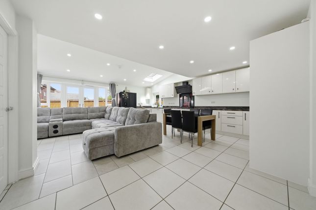 11 Drovers Close, Leicester photo 2