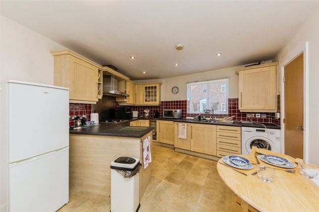 16, Sutton Close, Cheshire photo 2