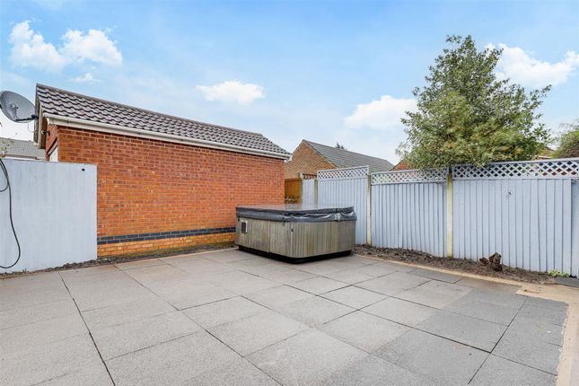 10 Maycroft Gardens, Nottingham photo 4