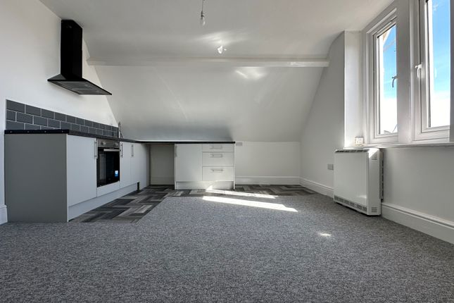 Top Floor Flat, 71, Moorland Road, Weston Super Mare photo 2