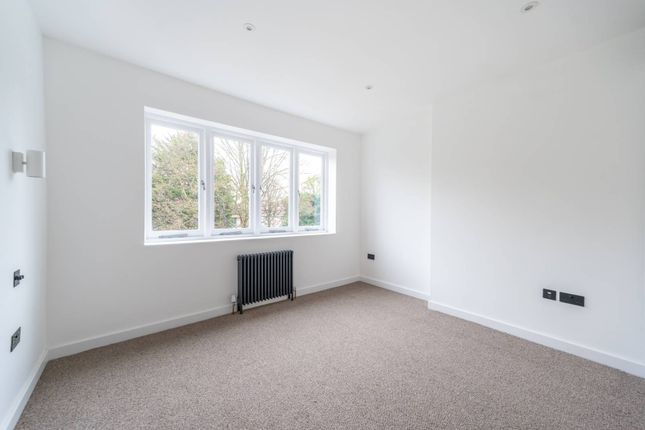 Flat to rent in Teignmouth Road, Mapesbury Estate, London