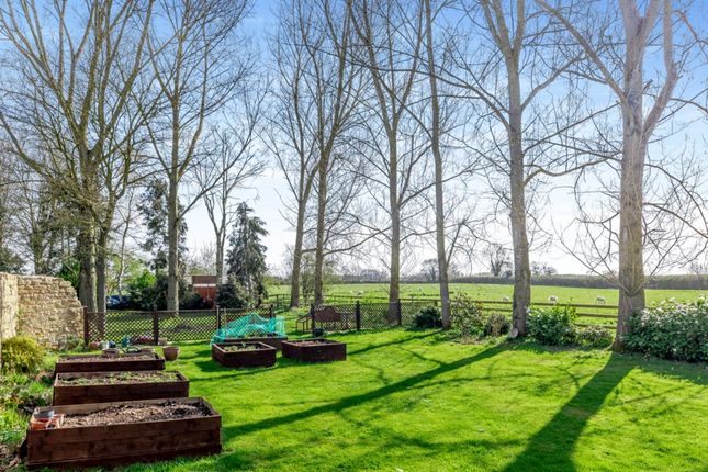 Country house for sale in Leckhampstead Road Thornborough Buckingham, Buckinghamshire