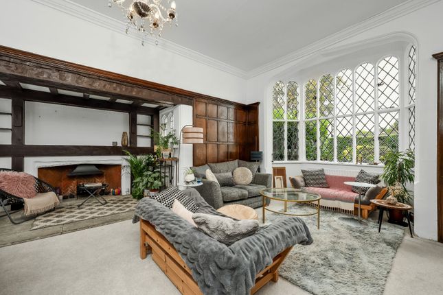 Flat 2, Kingsmead, 98, Foley Road, Esher photo 4