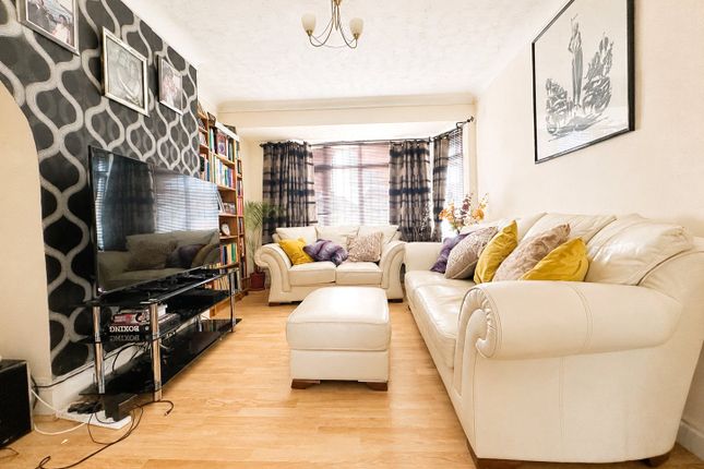 162, Conisborough Crescent, London photo 3
