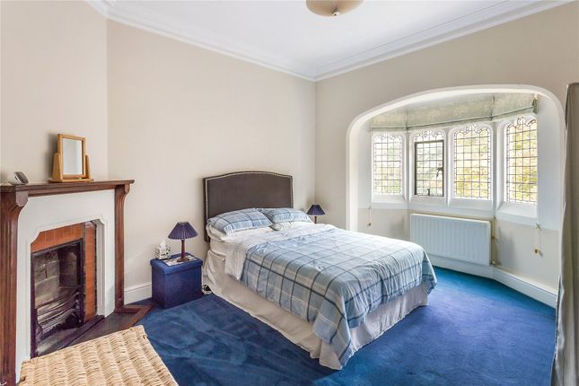Town house for sale in Maybury Hill, Woking, Surrey