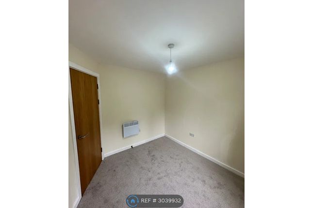Flat, Lunar Otley Road, Bradford photo 4