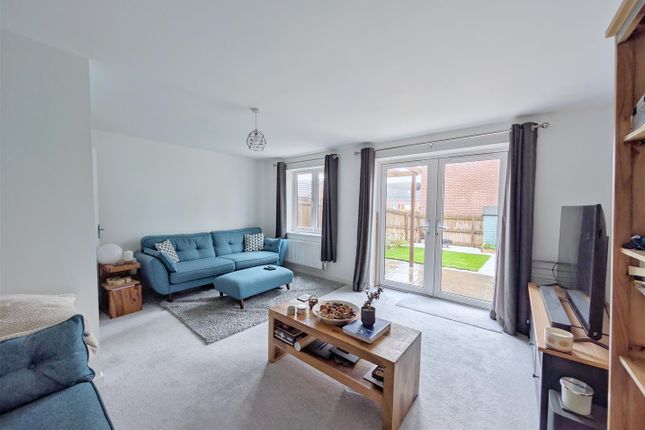 20, Kingfisher Drive, Lydney photo 2