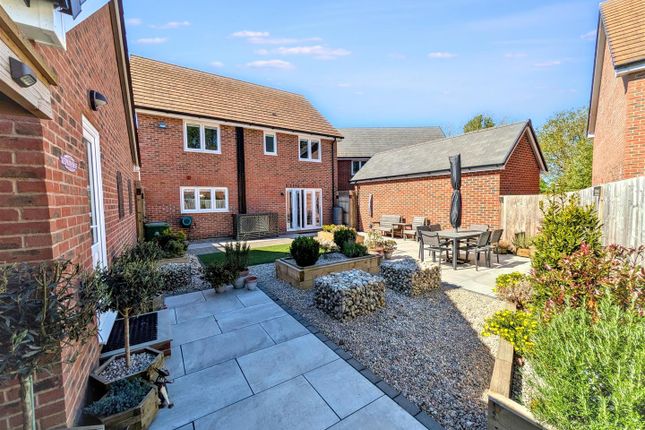 10, Humphrey Way, Eastergate photo 4