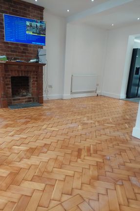 85, Clyfford Road, Ruislip photo 3