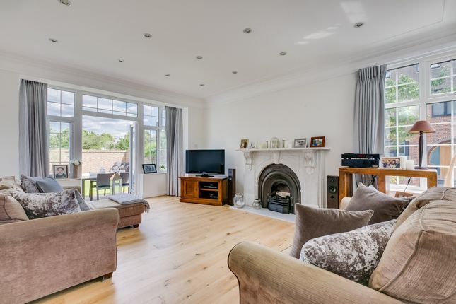 Detached house to rent in Stonehill Road, London