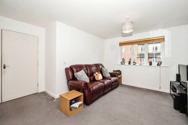 41, Lytham Close, Warrington photo 3