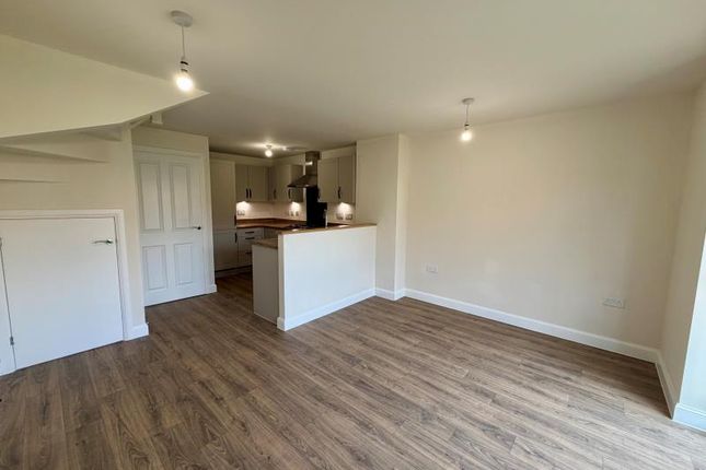 Scarlet View, Telford photo 3