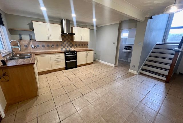 38, Oakway, Cardiff photo 4