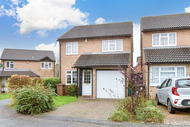 3-bed detached on Wemmick Close, Rochester, £385,000