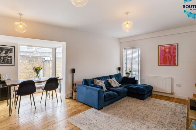 63 Heathfield Square, Wandsworth photo 2