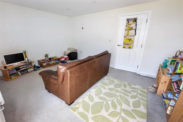 28, Chenoweth Way, Redruth photo 4