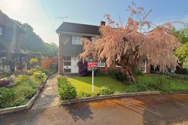 3-bed house on 22, Webster Close, Oxshott Leatherhead, £525,000