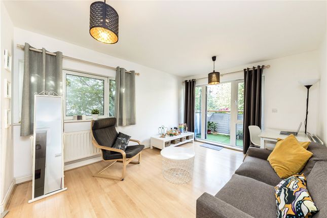 Thumbnail Flat for sale in Little Cottage Place, Greenwich