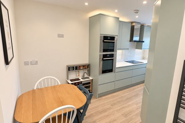 Neeld Crescent, London photo 3