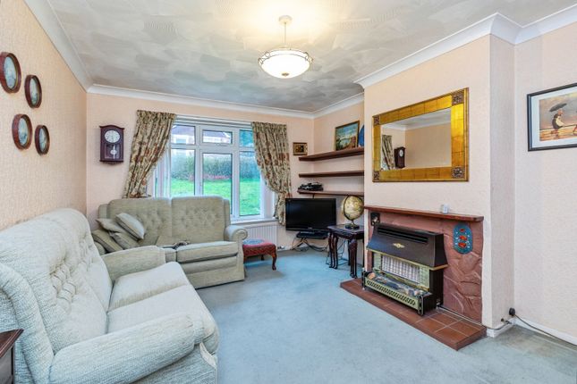 13, Woodhurst Close, Rochester photo 2