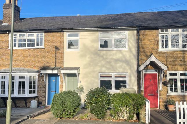 Thumbnail Terraced house for sale in Mallards Reach, Weybridge